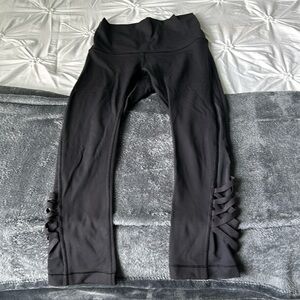 Lululemon 21 inch yoga pants